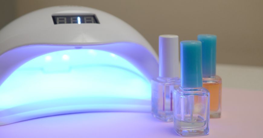 A UV light and a set of nail varnishes; these are UV varnishes, which will cure when exposed to UV light.